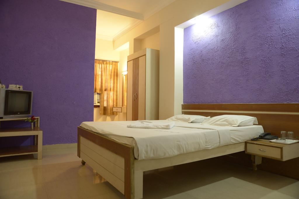 Hotel Sri Sai Krupa Haiderabad Kamer foto