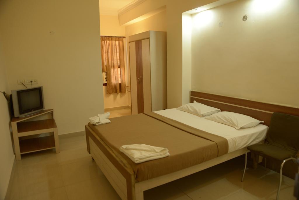 Hotel Sri Sai Krupa Haiderabad Kamer foto