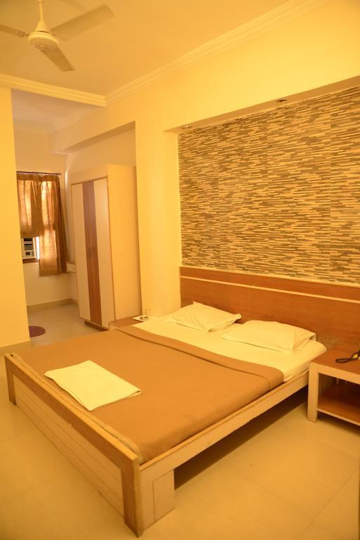 Hotel Sri Sai Krupa Haiderabad Kamer foto