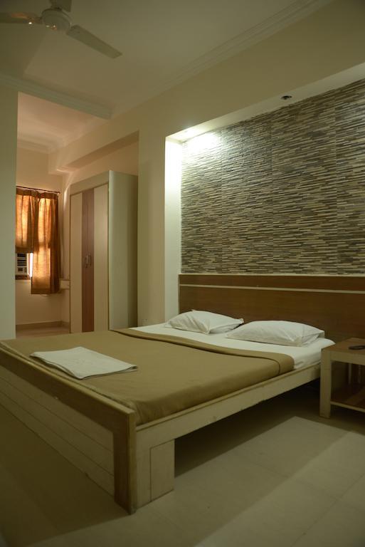 Hotel Sri Sai Krupa Haiderabad Kamer foto