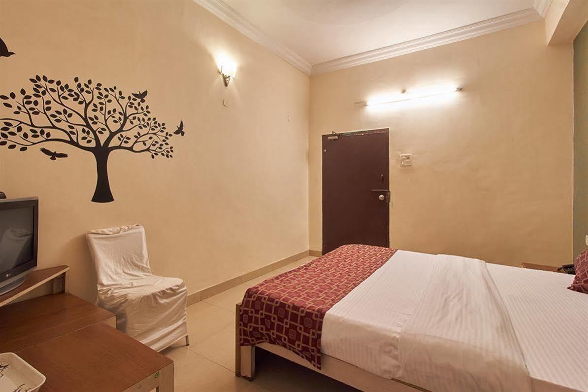 Hotel Sri Sai Krupa Haiderabad Buitenkant foto