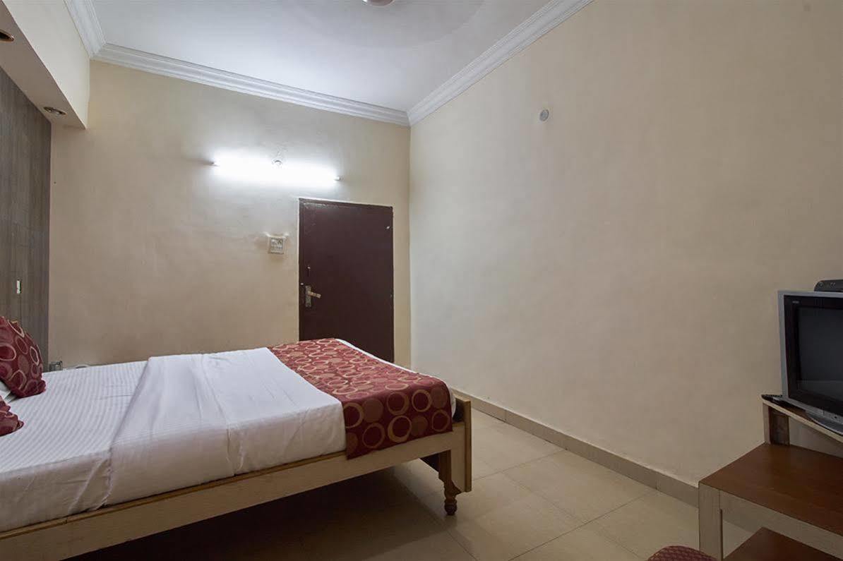Hotel Sri Sai Krupa Haiderabad Buitenkant foto