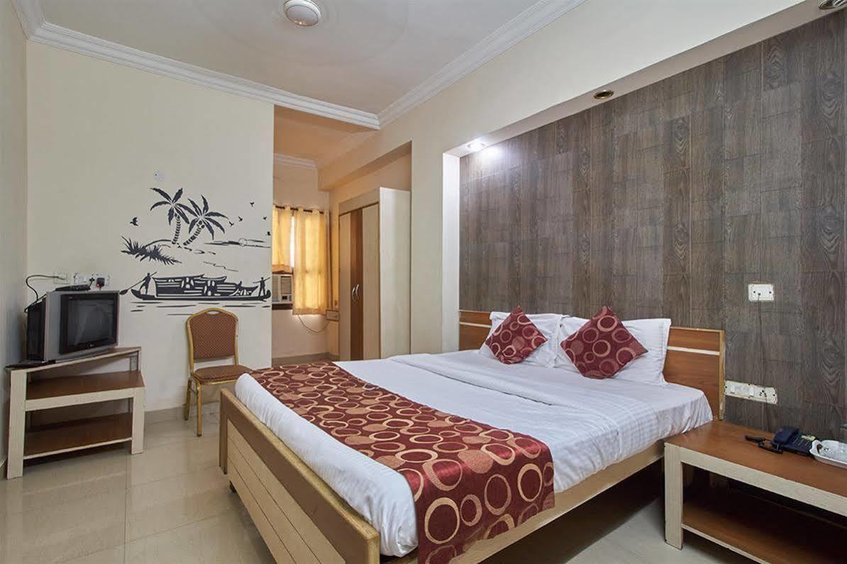 Hotel Sri Sai Krupa Haiderabad Buitenkant foto