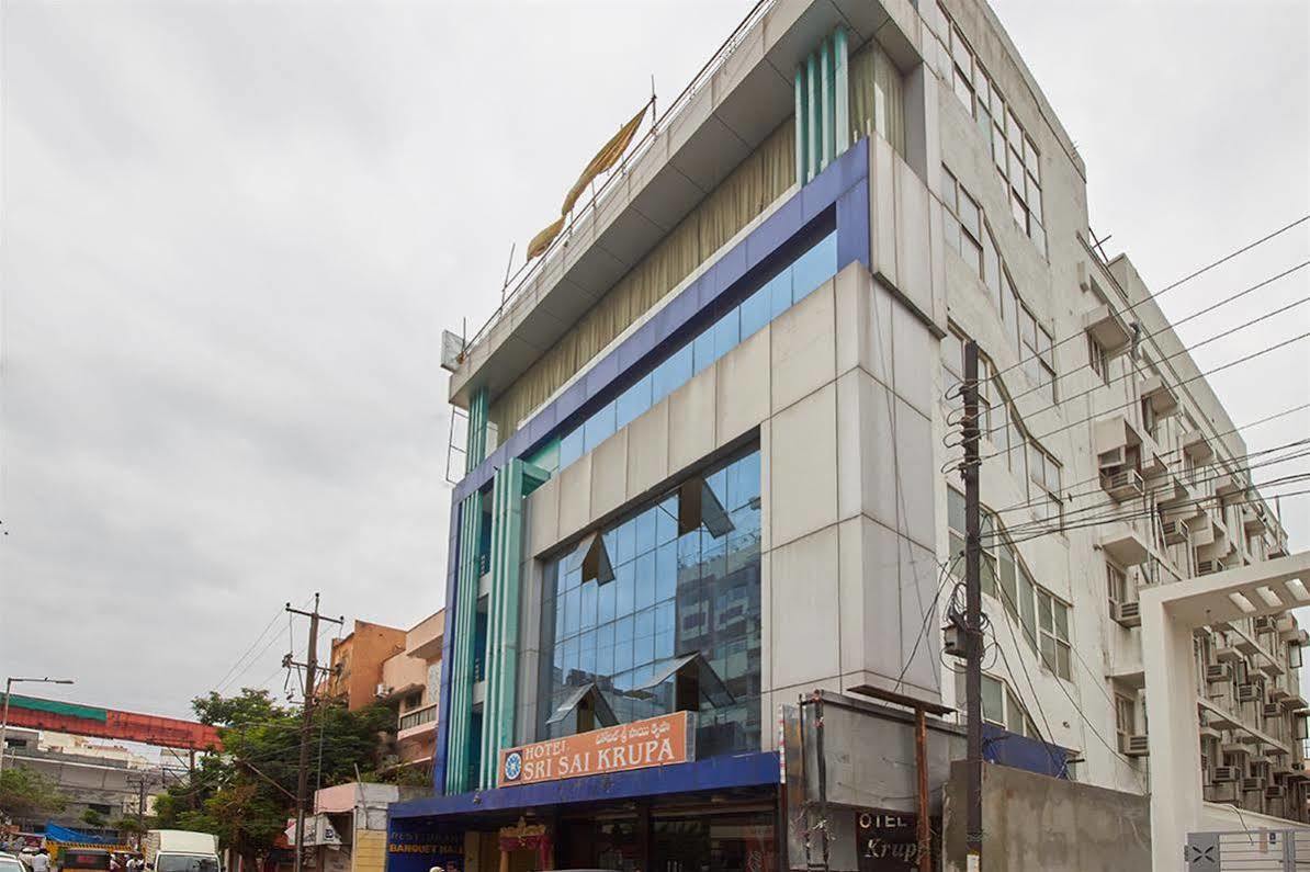 Hotel Sri Sai Krupa Haiderabad Buitenkant foto