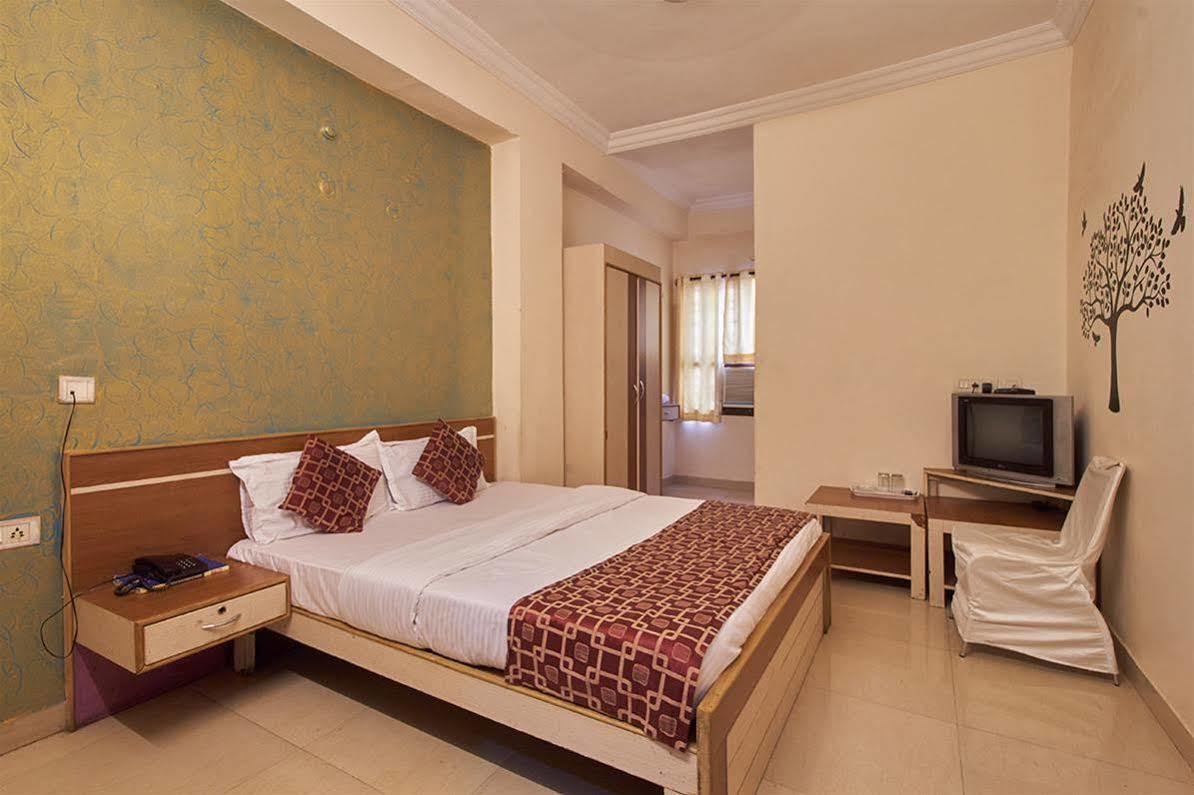 Hotel Sri Sai Krupa Haiderabad Buitenkant foto