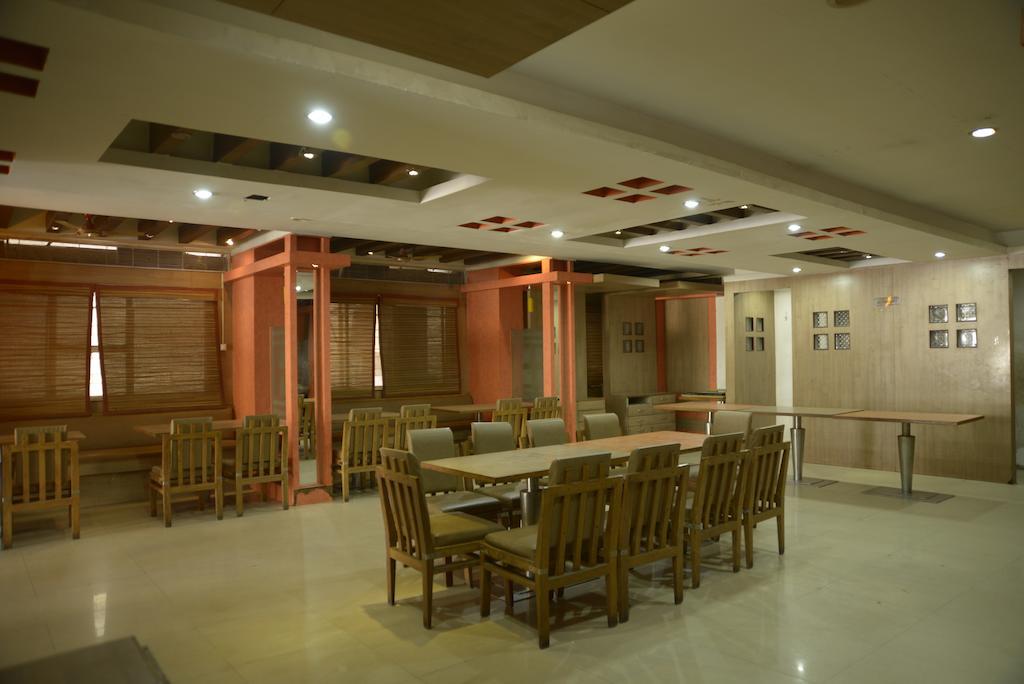 Hotel Sri Sai Krupa Haiderabad Buitenkant foto
