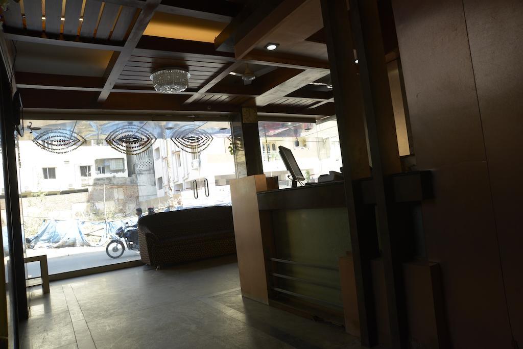 Hotel Sri Sai Krupa Haiderabad Buitenkant foto